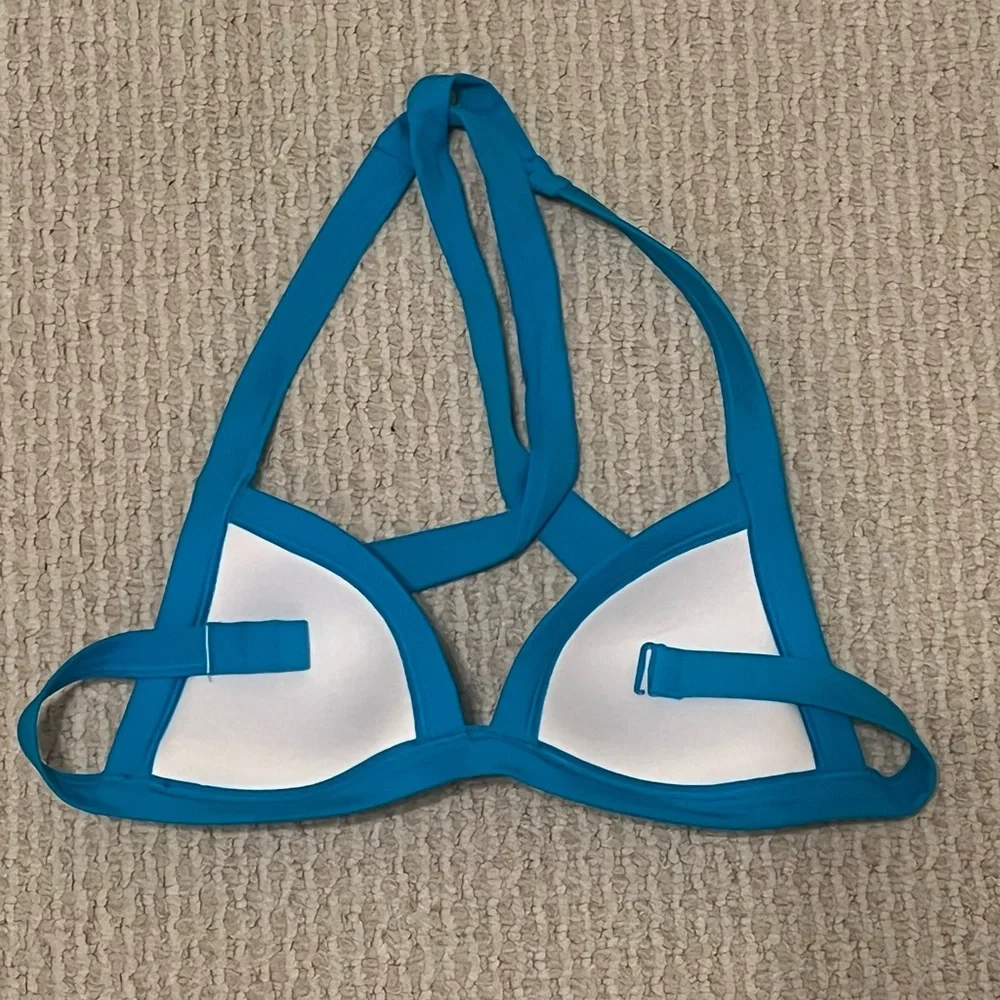 Brand New Victoria’s Secret Pink Bikini Top Size Small - Picture 2 of 2